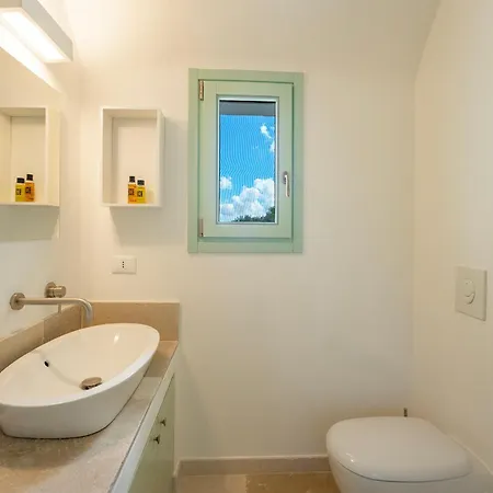 Eva, Privata Con Piscina A Sfioro *