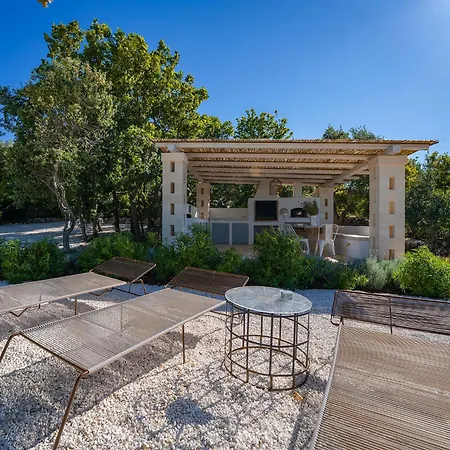 Villa Eva, Privata Con Piscina A Sfioro *