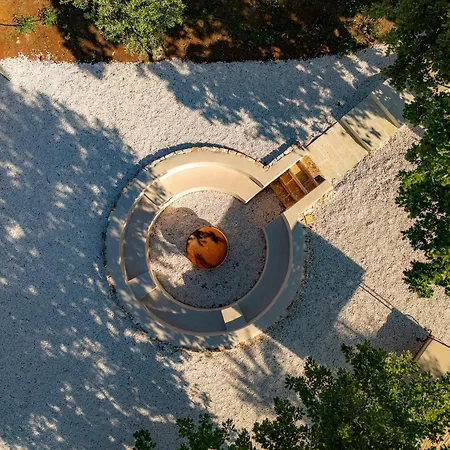 Villa Eva, Privata Con Piscina A Sfioro *