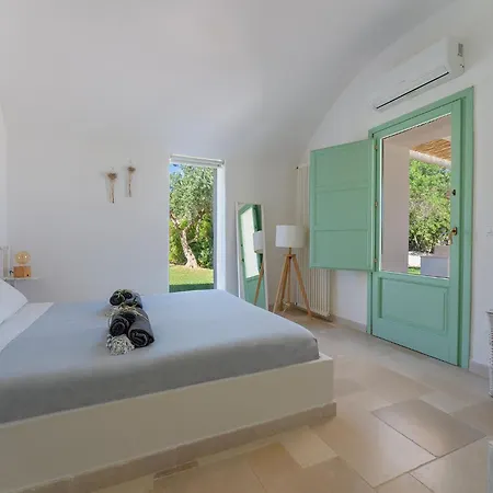 Eva, Privata Con Piscina A Sfioro Vila